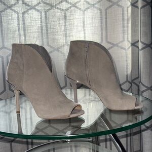 Michael Kors Women's Light Grey Peep Toe Boots size 7.5